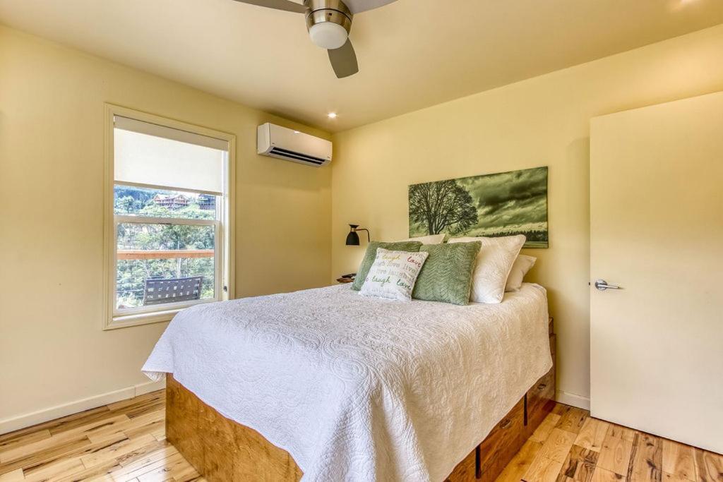 Key Lime Pie, Hot Tub,Wifi, 1089 Free Tickets Each Paid Day, Dollywood And More Гатлінбург Екстер'єр фото